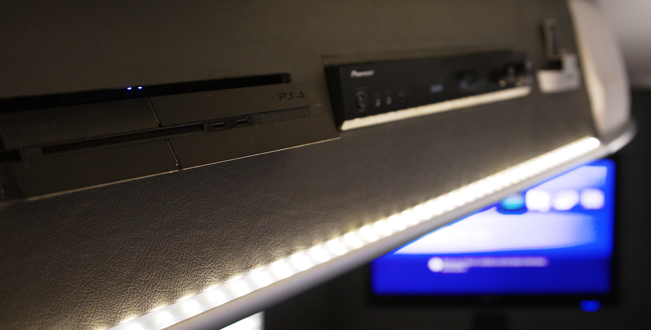 Coach overhead entertainment