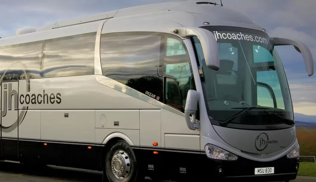 Coach by Angel of the north